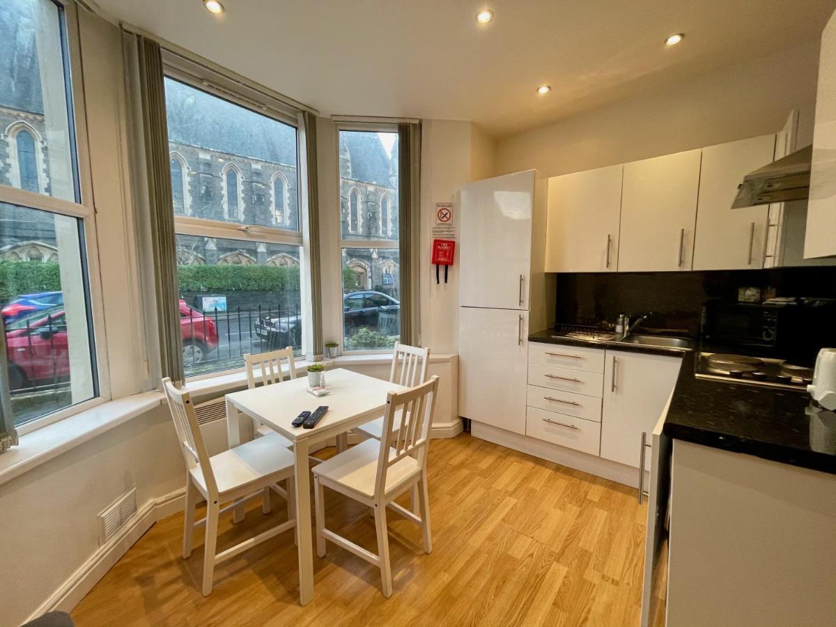 Bute Park Apartment W/ Heating + Private Bathroom Cardiff Bagian luar foto